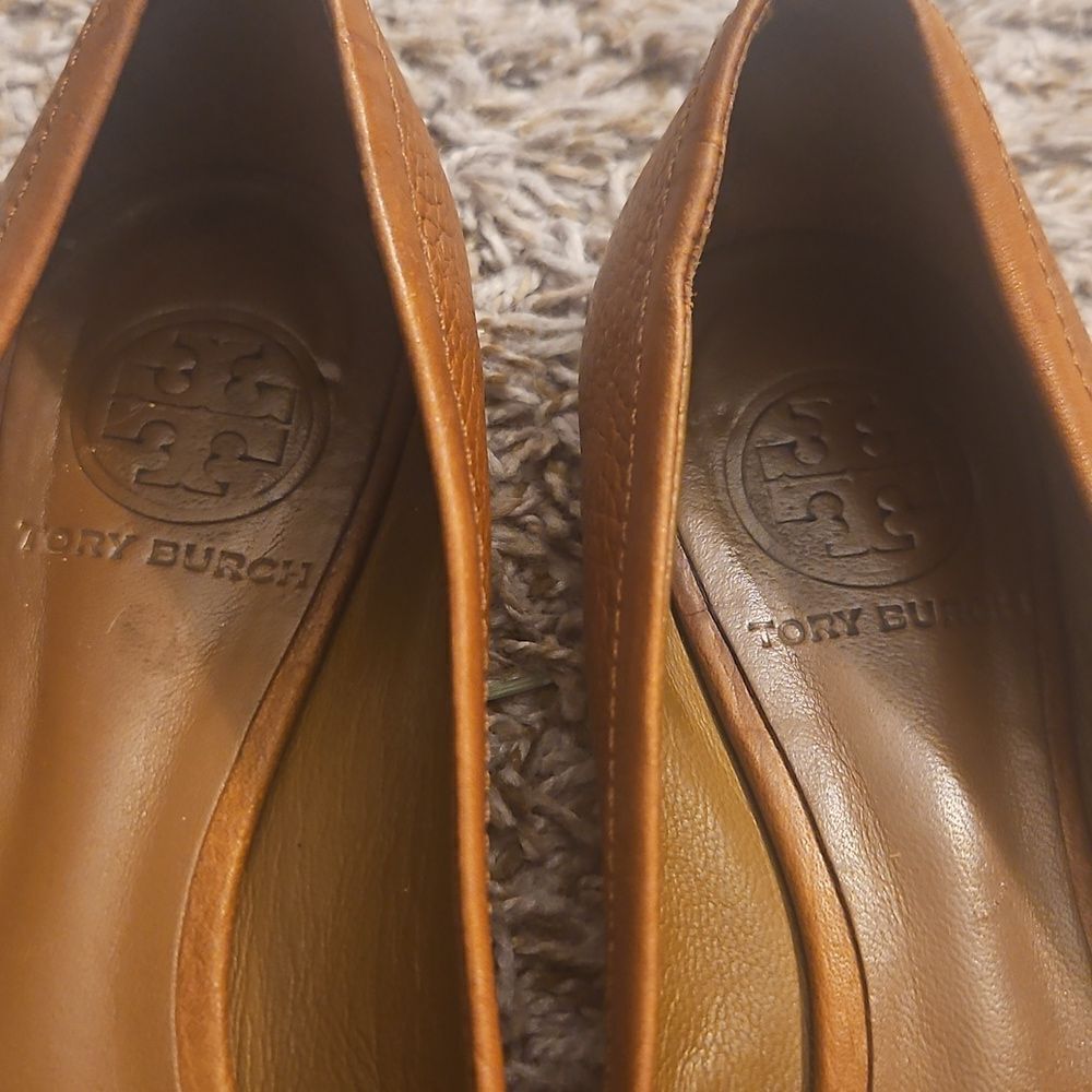 Tory Burch CLINES Brown Leather Peep-Toe Flats Logo Buckle – Size 7 - Picture 3 of 7